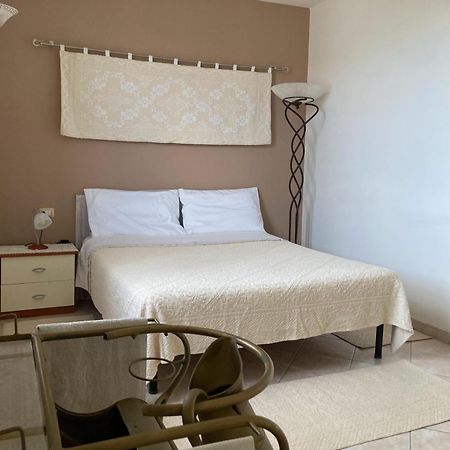 S'Imbusthouse Apartment Oristano Bagian luar foto