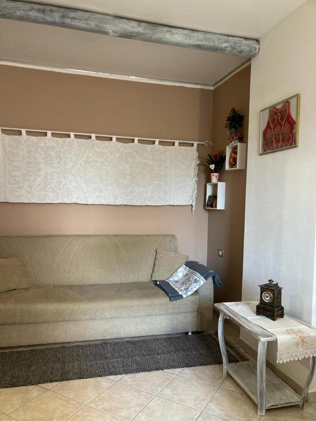 S'Imbusthouse Apartment Oristano Bagian luar foto