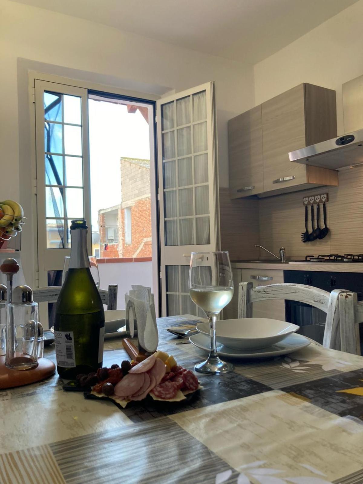 S'Imbusthouse Apartment Oristano Bagian luar foto